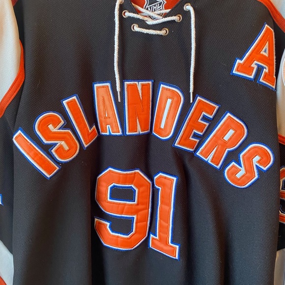 VINTAGE New York Islanders 2014 TAVARES Jersey L - Picture 3 of 4